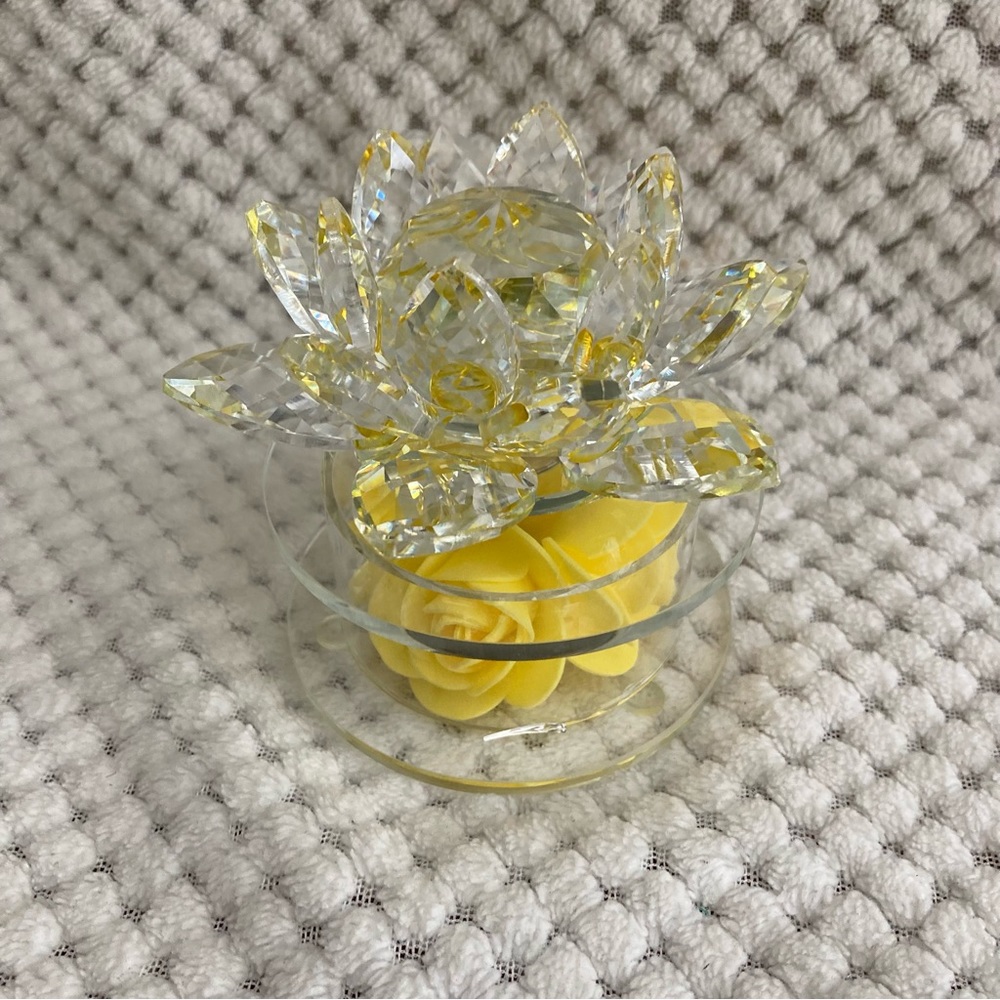 Handmade Crystal Yellow LED Light-up Rotating Lotus Flower